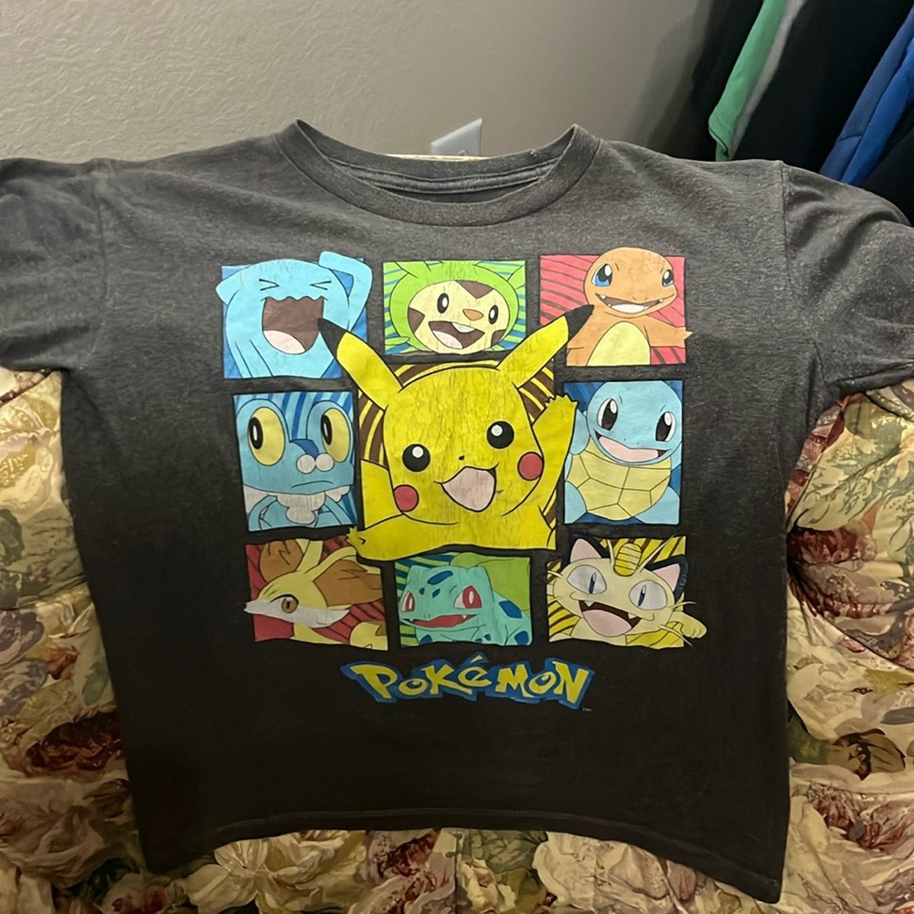 Pokemon Kids Small T-shirt